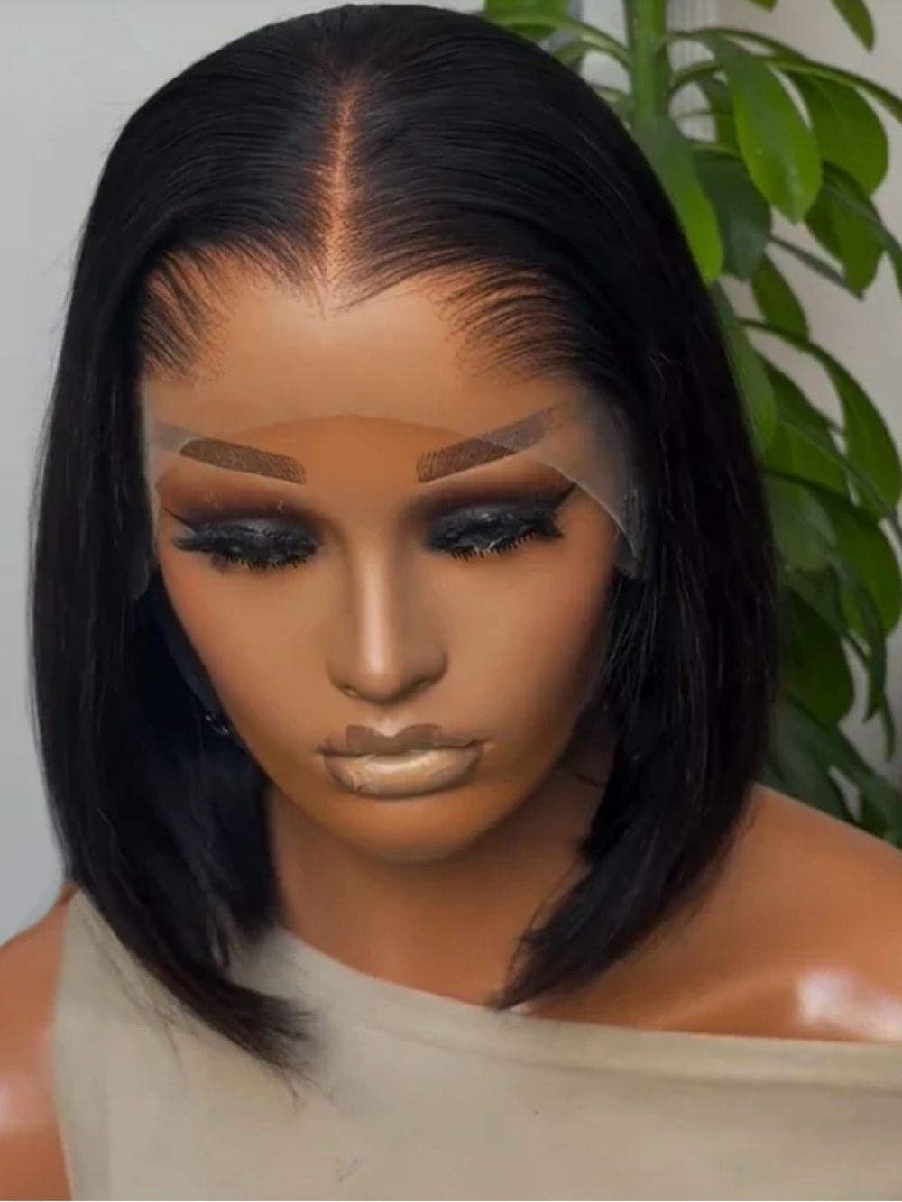 Classic Black Straight Lace Front Bob Wig - Sleek Center-Part Style